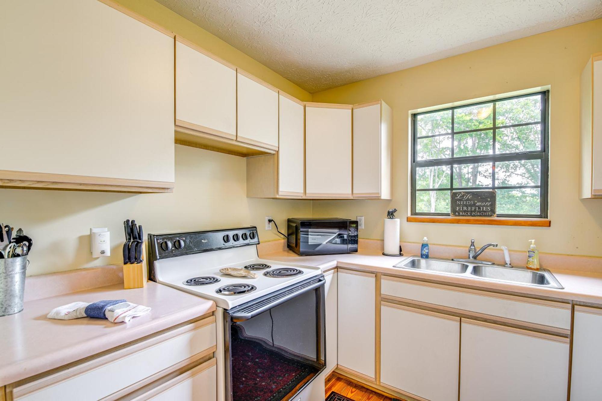 Pet-Friendly Sevierville Rental With Private Hot Tub المظهر الخارجي الصورة